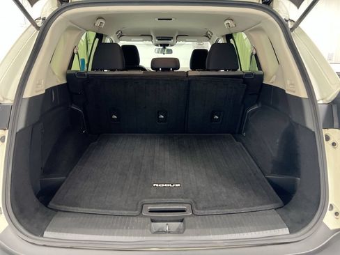 Used 2023 Nissan Rogue SV FWD image 23
