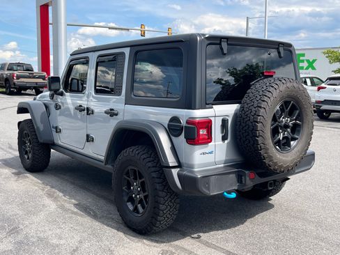 Used 2024 Jeep Wrangler Unlimited AWD/4WD image 8