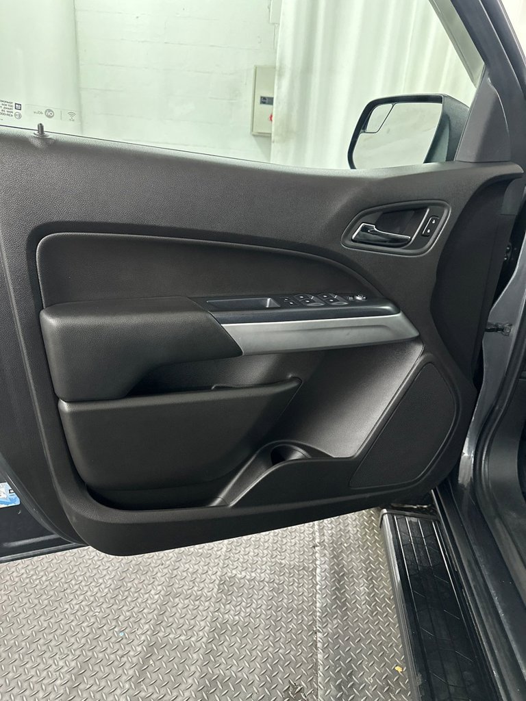 Used 2016 Chevrolet Colorado LT w/ LT Convenience Package AWD/4WD image 8