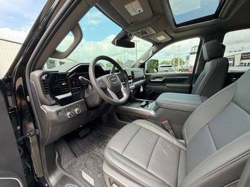 New 2026 GMC Sierra 2500 SLT w/ SLT Premium Package AWD/4WD image 11