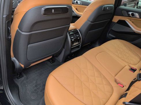 Used 2025 BMW X5 xDrive40i w/ M Sport Package image 19