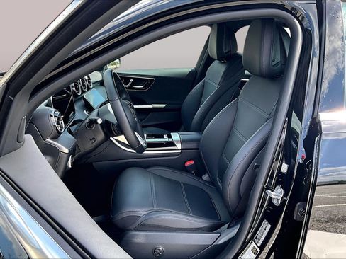 Certified 2025 Mercedes-Benz C 300 Sedan image 8