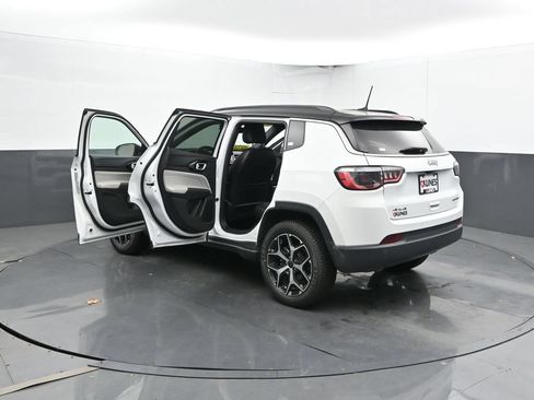 Used 2025 Jeep Compass Limited AWD/4WD image 54