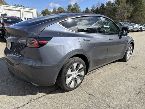 Used 2023 Tesla Model Y AWD image 3