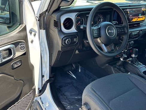 Used 2024 Jeep Wrangler Unlimited Sport AWD/4WD image 10