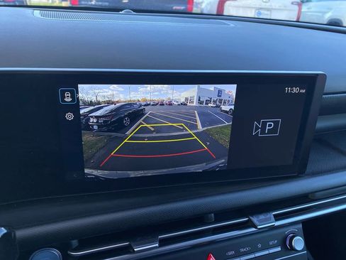 Certified 2025 Hyundai Tucson SE image 10