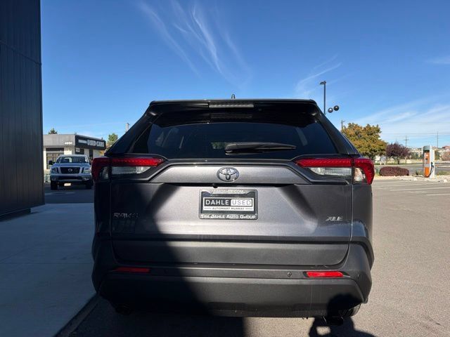 Used 2025 Toyota RAV4 XLE Premium w/ Weather Package AWD/4WD image 7