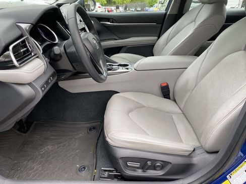 Used 2024 Toyota Camry XLE FWD image 16