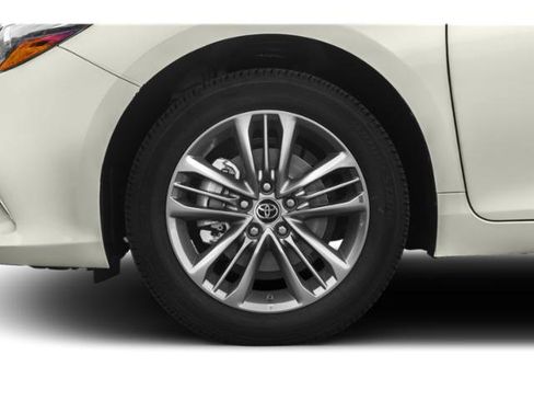 Used 2015 Toyota Camry XSE w/ Advanced Technology Package image 12