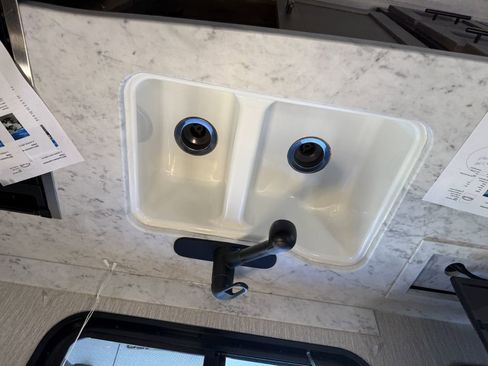 Used 2022 Ford E-450 and Econoline 450 Super Duty w/ Motorhome Prep Package image 60