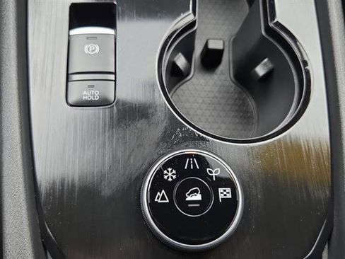 Certified 2025 Nissan Rogue SV image 16