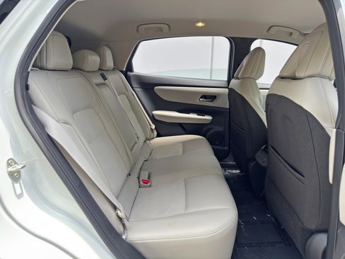 Used 2023 Nissan Ariya AWD image 37