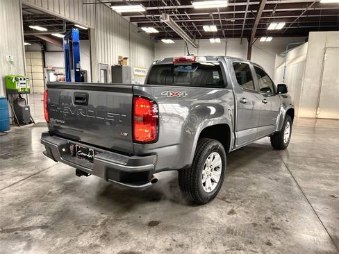 Used 2022 Chevrolet Colorado LT w/ LT Convenience Package image 8