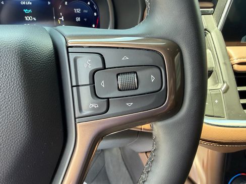 Used 2023 Chevrolet Suburban High Country AWD/4WD image 16