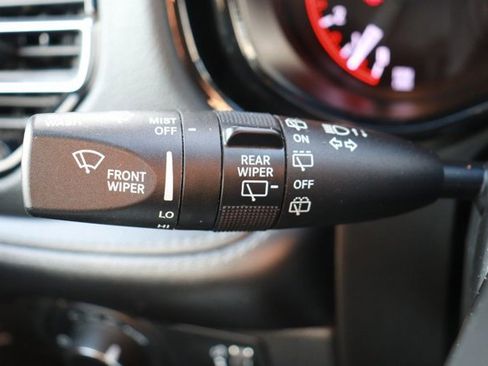 Used 2023 Dodge Durango SXT image 21