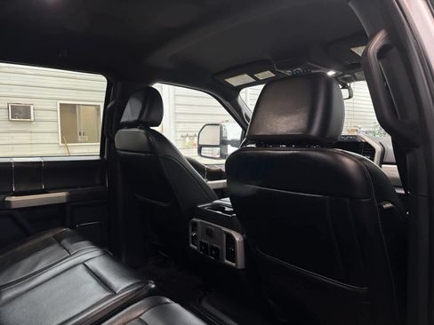 Used 2022 Ford F350 Lariat w/ Lariat Ultimate Package AWD/4WD image 30