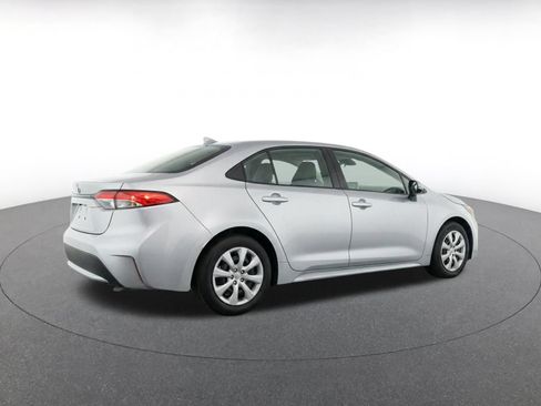 Used 2025 Toyota Corolla LE FWD image 9