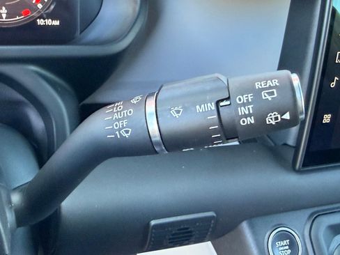 Used 2025 Land Rover Defender 90 S image 14