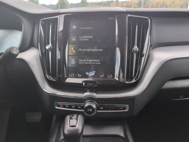Used 2019 Volvo XC60 T6 Momentum w/ Multimedia Package AWD/4WD image 25