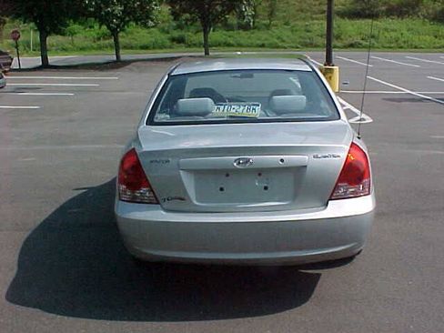 Used 2005 Hyundai Elantra GLS FWD image 18