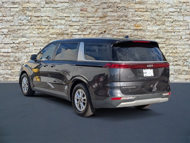 Used 2022 Kia Carnival LX FWD image 7