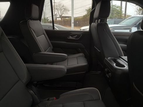 Used 2024 Chevrolet Tahoe Premier w/ Premium Package image 4