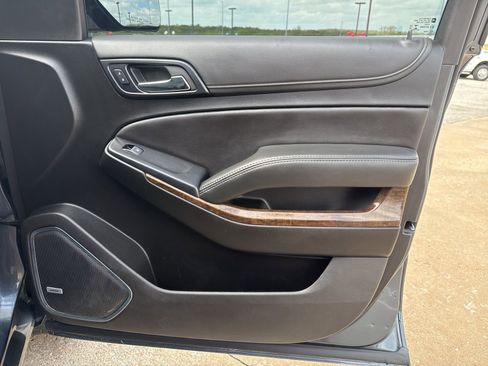 Used 2020 Chevrolet Suburban LT image 26