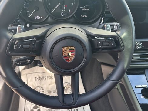 Used 2024 Porsche Macan image 11