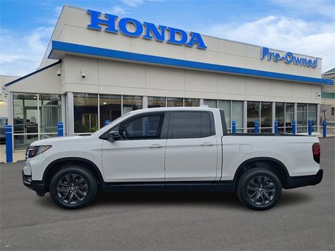 Used 2023 Honda Ridgeline Sport image 7