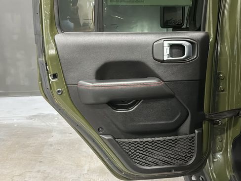Used 2021 Jeep Wrangler Unlimited Rubicon AWD/4WD image 25
