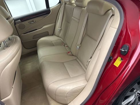 Used 2013 Lexus LS 460 AWD w/ Comfort Pkg image 12