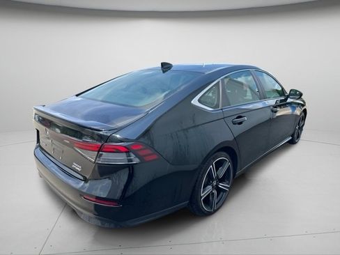 Used 2024 Honda Accord Sport image 6