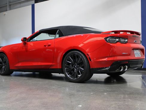 Used 2019 Chevrolet Camaro ZL1 RWD image 7
