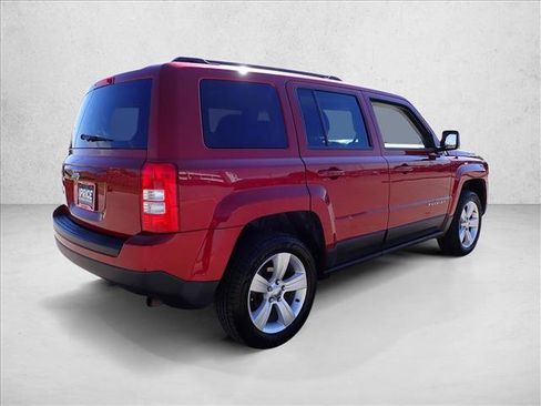 Used 2014 Jeep Patriot Latitude AWD/4WD image 4