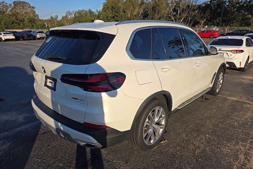 Used 2025 BMW X5 xDrive40i AWD/4WD image 4
