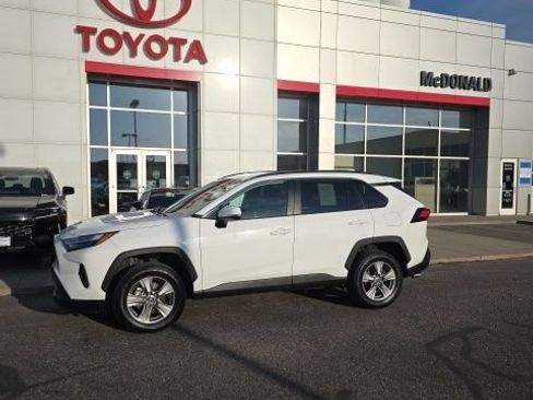 Used 2025 Toyota RAV4 XLE AWD/4WD image 3
