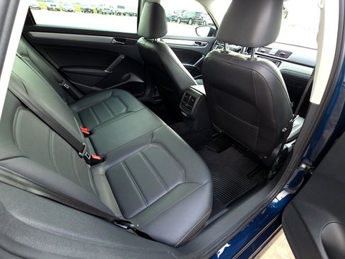 Used 2019 Volkswagen Passat 2.0T Wolfsburg w/ Wheels & Sunroof Package image 19