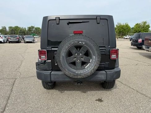 Used 2017 Jeep Wrangler Unlimited Sport w/ Quick Order Package 24S AWD/4WD image 3