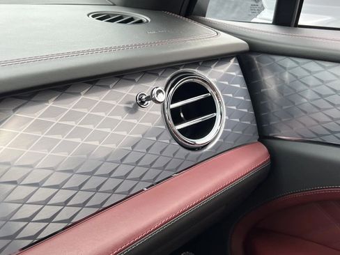 Certified 2023 Bentley Bentayga Extended Wheelbase AWD/4WD image 35