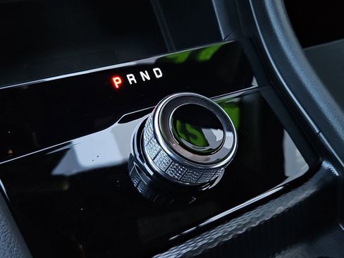 Used 2025 Jeep Grand Cherokee Altitude image 16