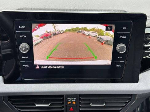 Used 2025 Volkswagen Jetta SE FWD image 22