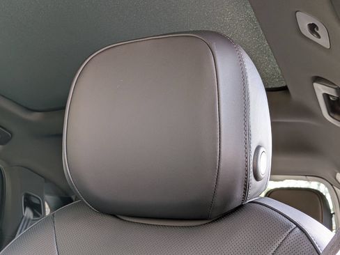 Certified 2026 Porsche Cayenne Coupe AWD/4WD image 6