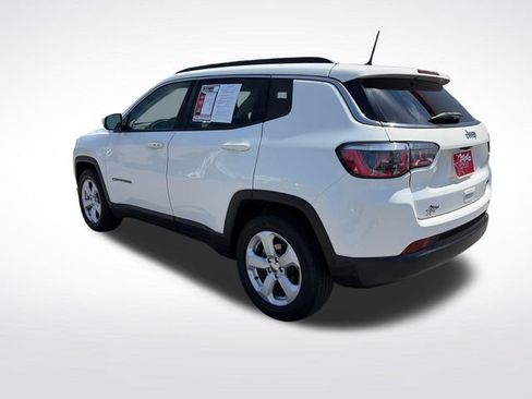 Used 2018 Jeep Compass Latitude FWD image 4