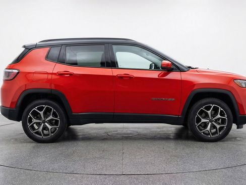 Used 2025 Jeep Compass Limited AWD/4WD image 11