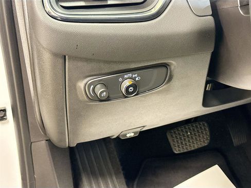 Used 2024 Chevrolet Equinox RS w/ RS Leather Package image 10