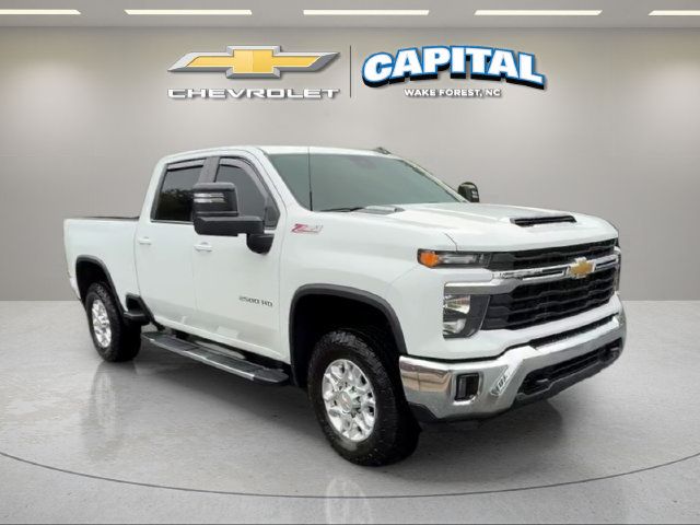 Used 2024 Chevrolet Silverado 2500 LT AWD/4WD image 8