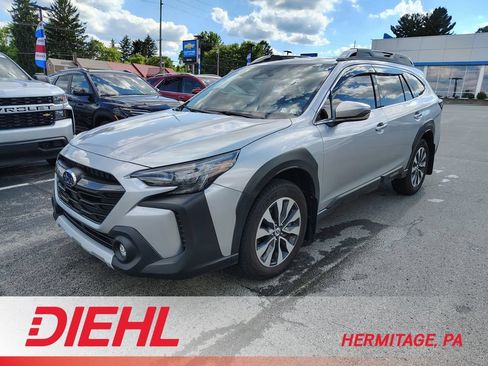 Used 2025 Subaru Outback Touring AWD/4WD image 1