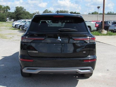New 2025 Mitsubishi Outlander SE FWD image 4