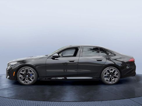 Certified 2026 BMW i5 eDrive40 w/ M Sport Package AWD/4WD image 3