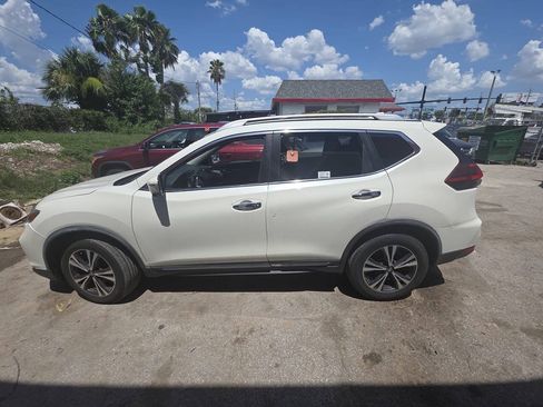 Used 2018 Nissan Rogue SL AWD/4WD image 13